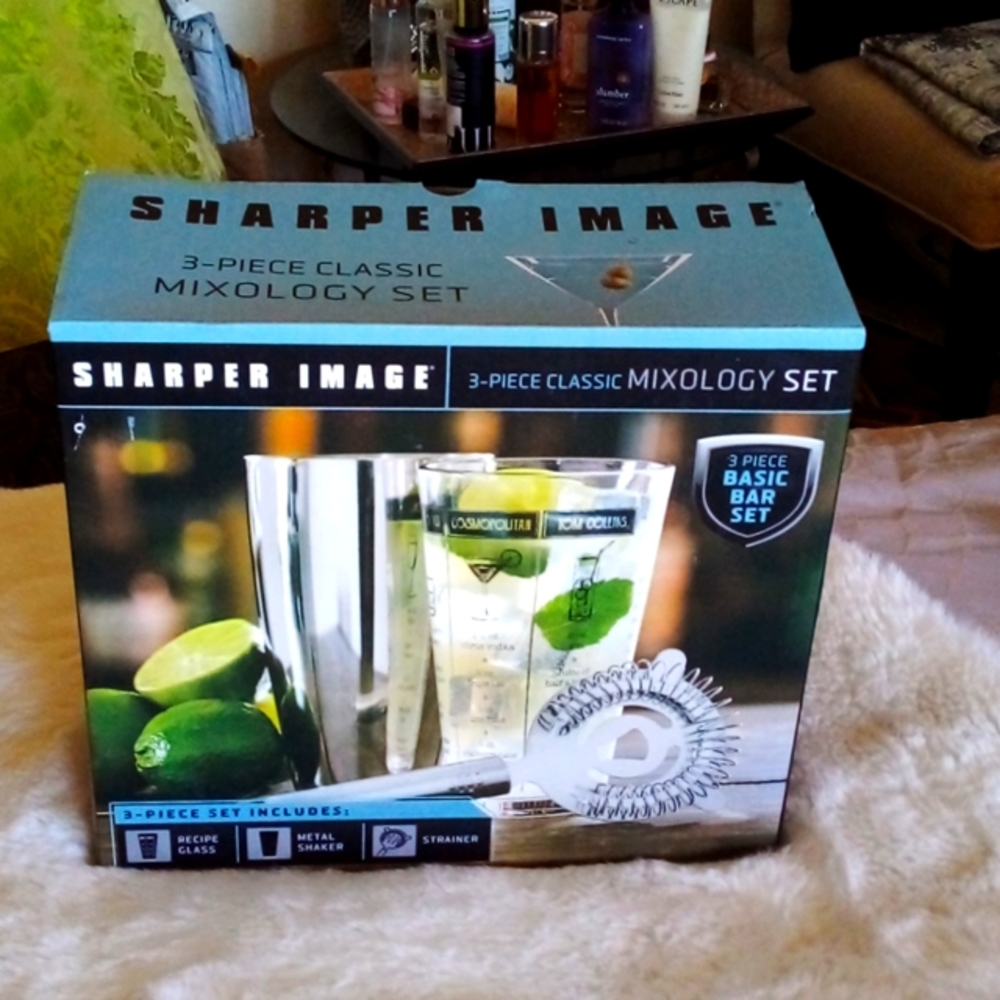 NEW The Shaper Image 3Piece Martini Set